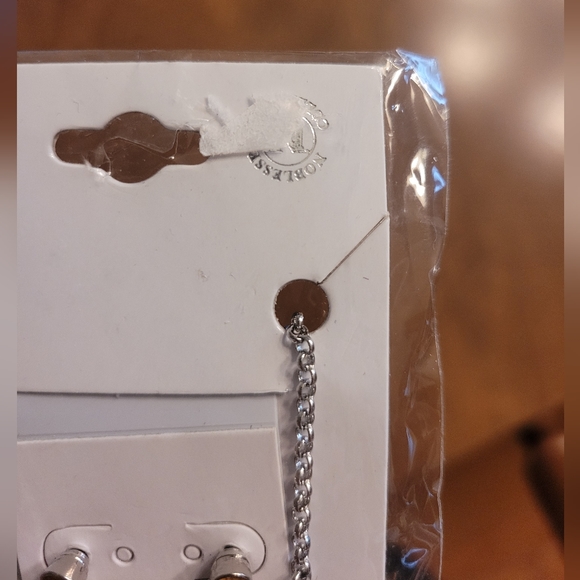 Vintage Necklace and earring Set - Picture 5 of 6